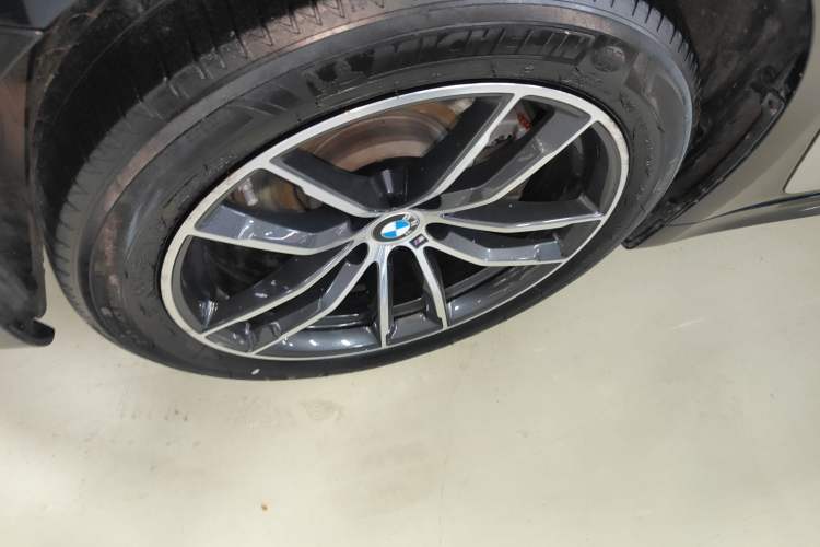 Used BMW 5 Series 2022 Second Facelift 525Li M Sport Package Exterior 4