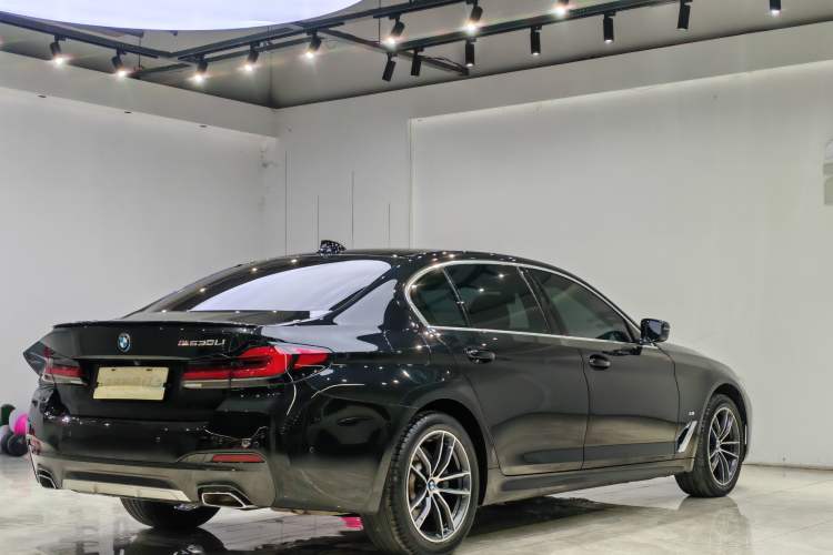 Used BMW 5 Series 2022 Restyled 525Li M Sport Package Exterior 4