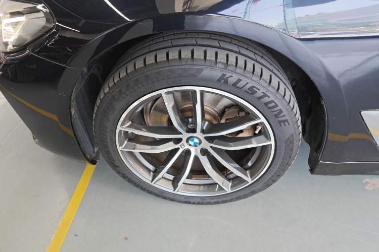 Used BMW 5 Series 2022 Restyled 525Li M Sport Package Exterior 4