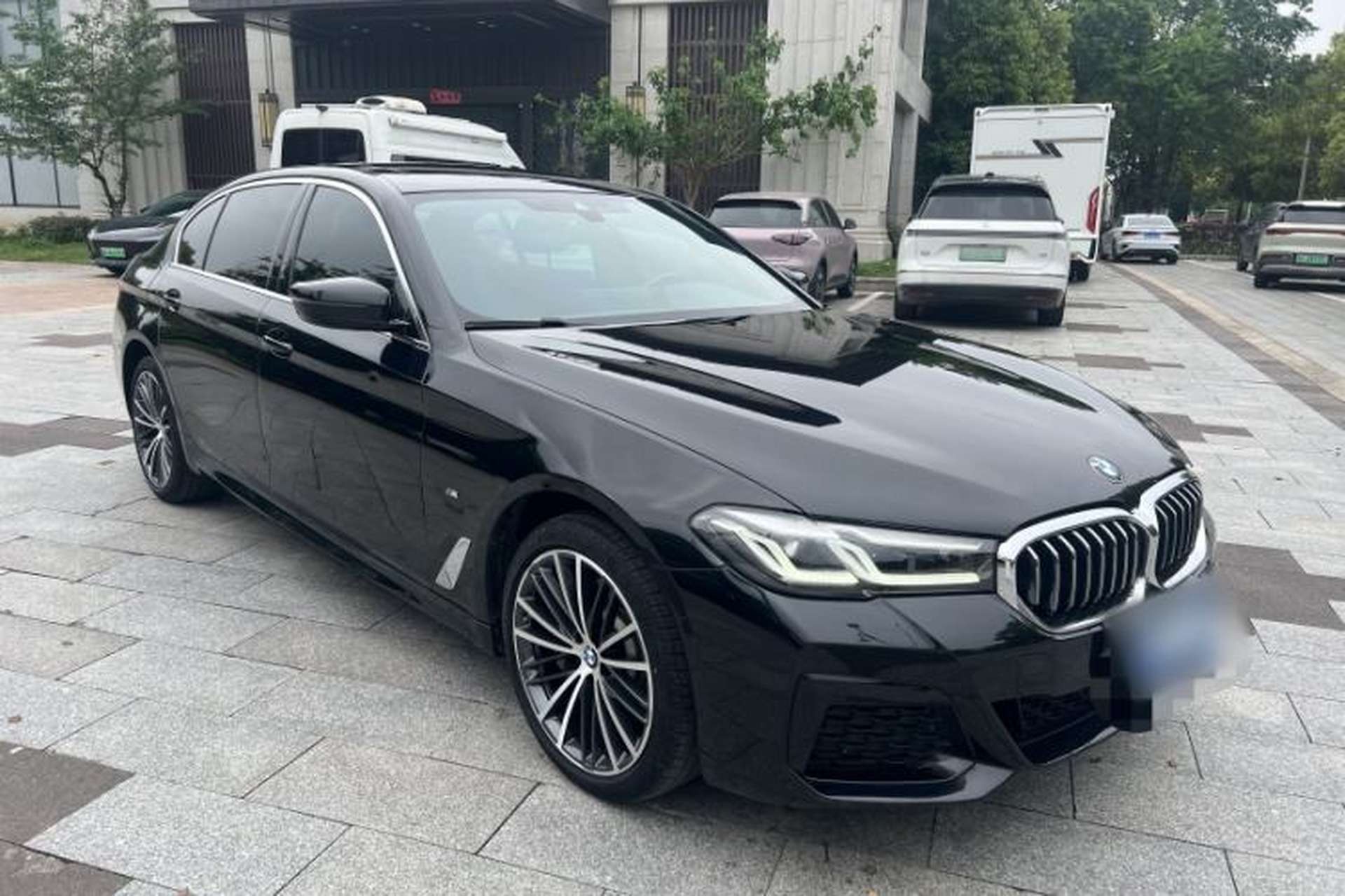 Used BMW 5 Series 2022 Second Facelift 530Li Leading Edition M Sport Package Exterior 4
