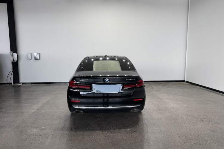 Used BMW 5 Series 2022 Second Facelift 530Li Luxury Edition Premium Package Exterior 4