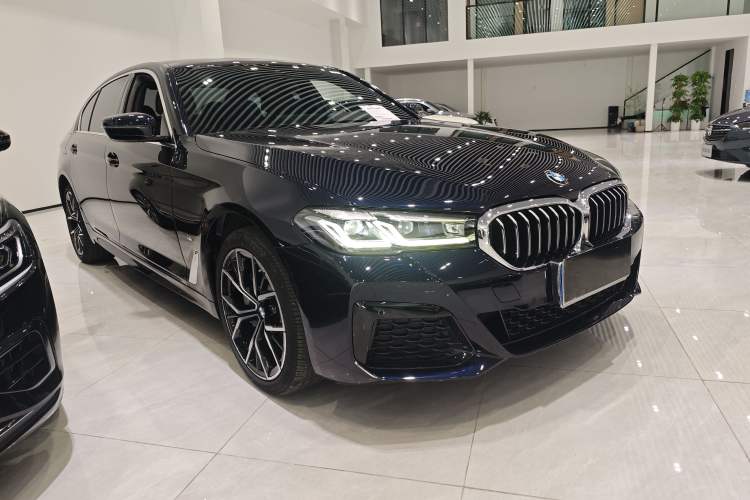 Used BMW 5 Series 2022 Second Facelift 530Li Luxury Version M Sport Package Exterior 4
