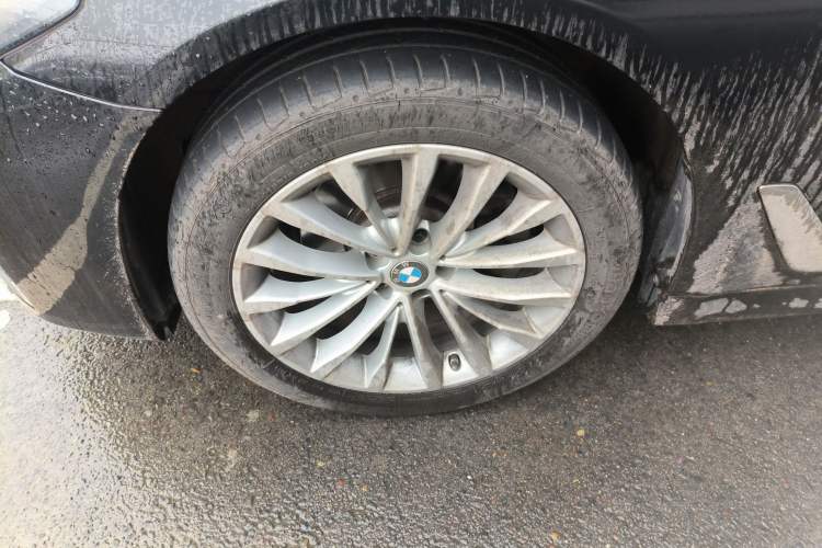 Used BMW 5 Series 2022 Second Facelift 525Li Luxury Package Exterior 4