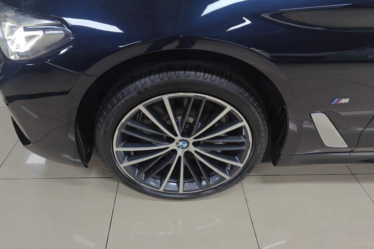 Used BMW 5 Series 2022 Restyled 530Li Leading Edition M Sport Package Exterior 4