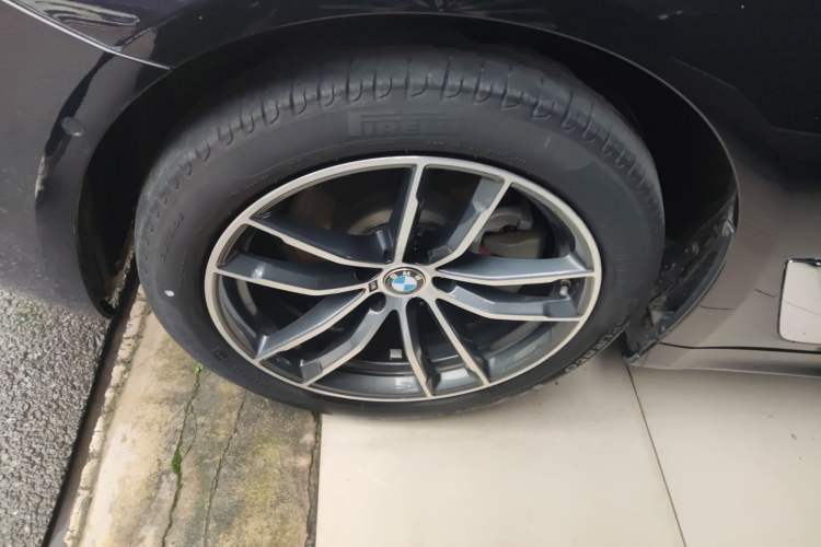 Used BMW 5 Series 2022 Restyled 525Li M Sport Package Exterior 4