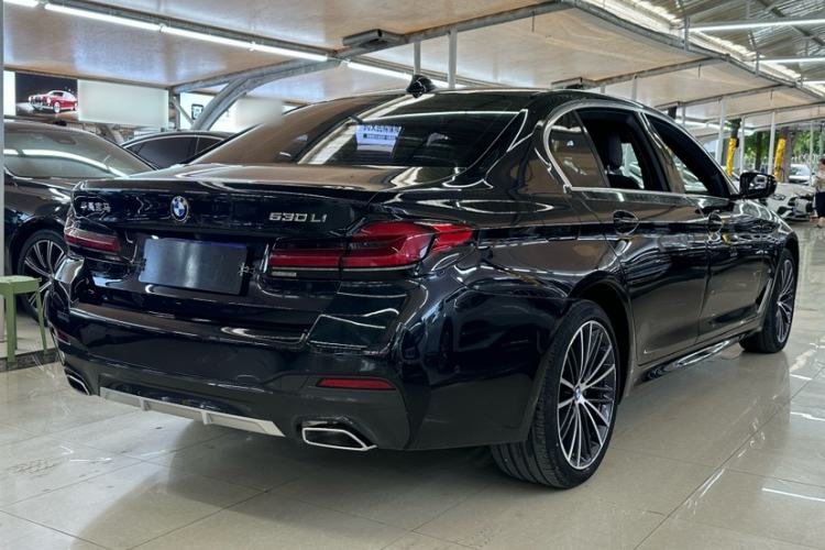 Used BMW 5 Series 2022 Restyled 530Li Leading Edition M Sport Package Exterior 4