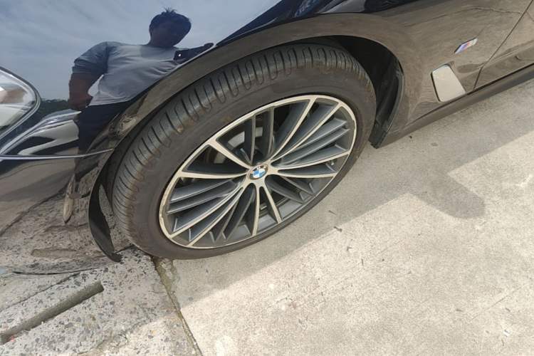 Used BMW 5 Series 2022 Revised Version 530Li xDrive M Sport Package Exterior 4