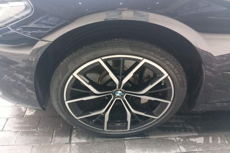 Used BMW 5 Series 2022 Second Facelift 530Li Luxury Version M Sport Package Exterior 4