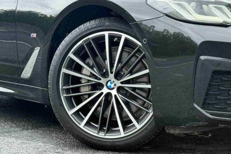 Used BMW 5 Series 2022 530Li Leading Model M Sport Package Exterior 4