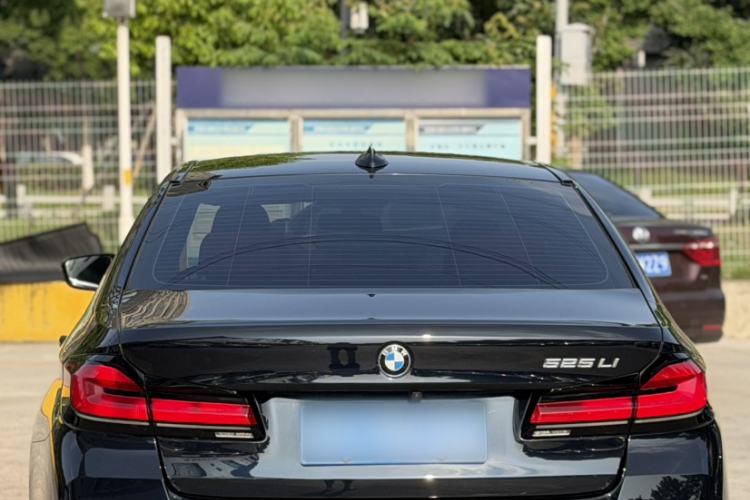 Used BMW 5 Series 2022 Second Facelift 525Li M Sport Package Exterior 4