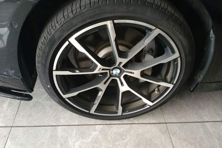 Used BMW 5 Series 2022 Restyled 530Li Leading Edition M Sport Package Exterior 4