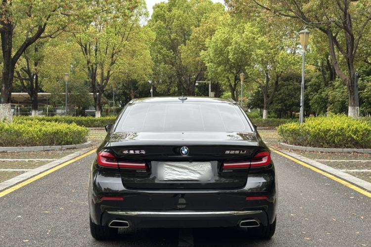 Used BMW 5 Series 2022 Second Facelift 525Li Luxury Package Exterior 4