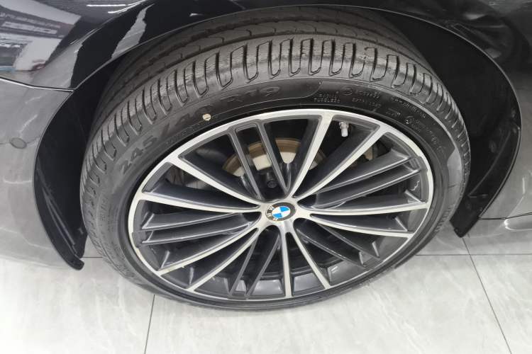 Used BMW 5 Series 2022 Second Facelift 530Li xDrive M Sport Package Exterior 4