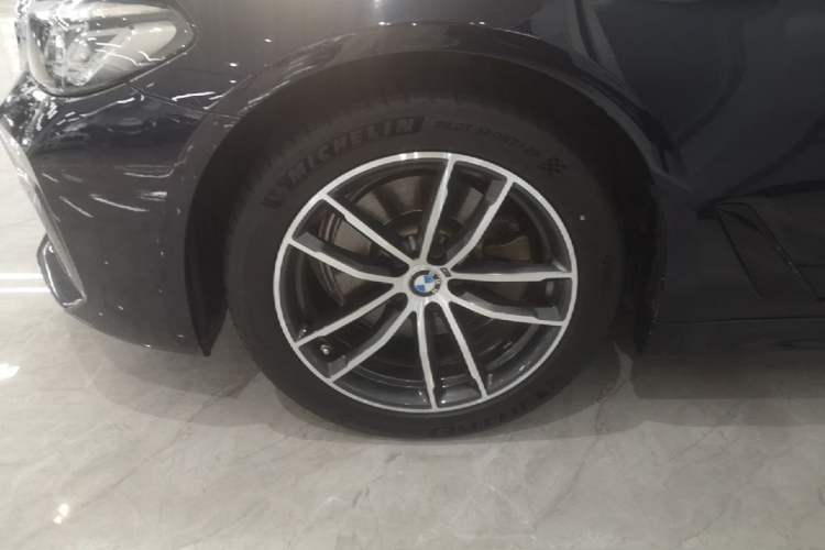 Used BMW 5 Series 2022 Restyled 525i M Sport Package Exterior 4