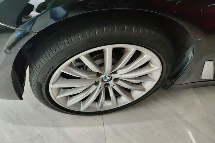 Used BMW 5 Series 2022 Updated 530Li Luxury Edition Premium Package Exterior 4