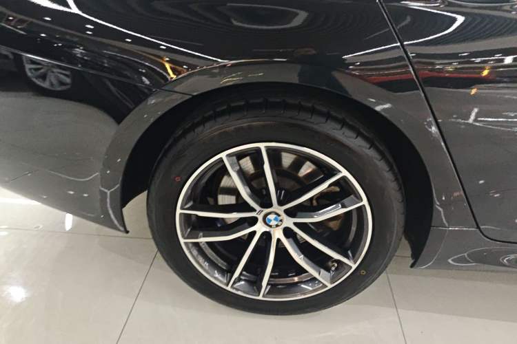 Used BMW 5 Series 2022 Second Facelift 525Li M Sport Package Exterior 5