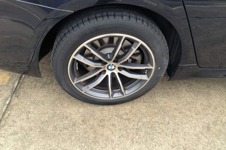 Used BMW 5 Series 2022 Second Facelift 525Li M Sport Package Exterior 5