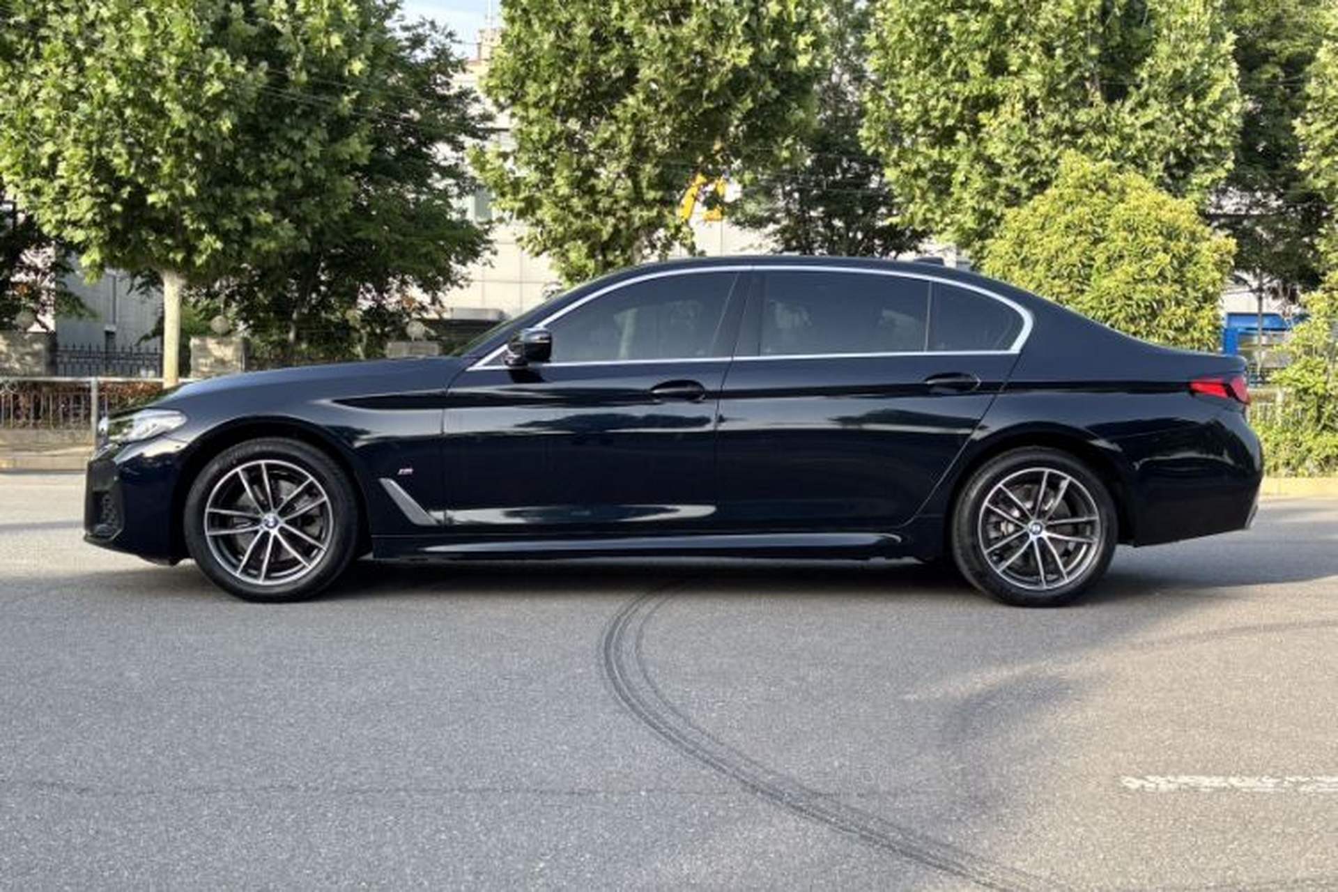 Used BMW 5 Series 2022 Restyled 525Li M Sport Package Exterior 5