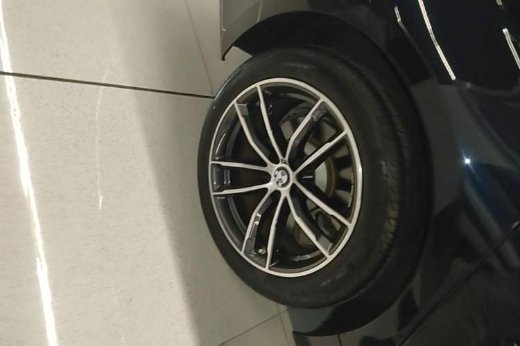 Used BMW 5 Series 2022 Restyled 525Li M Sport Package Exterior 5