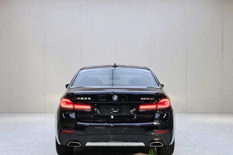 Used BMW 5 Series 2022 Second Facelift 525Li M Sport Package Exterior 5