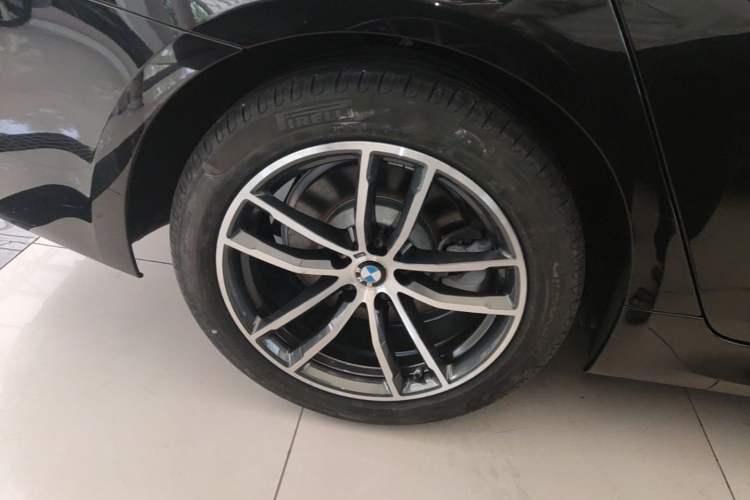 Used BMW 5 Series 2022 Restyled 525Li M Sport Package Exterior 5