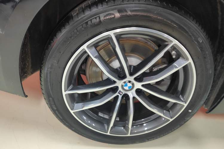 Used BMW 5 Series 2022 Second Facelift 525Li M Sport Package Exterior 5