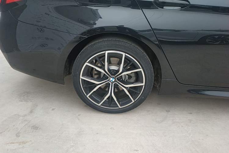 Used BMW 5 Series 2022 Second Facelift 530Li Luxury Version M Sport Package Exterior 5