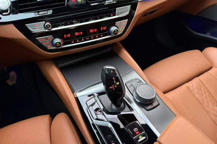 Used BMW 5 Series 2022 530i M Sport Package Exterior 5