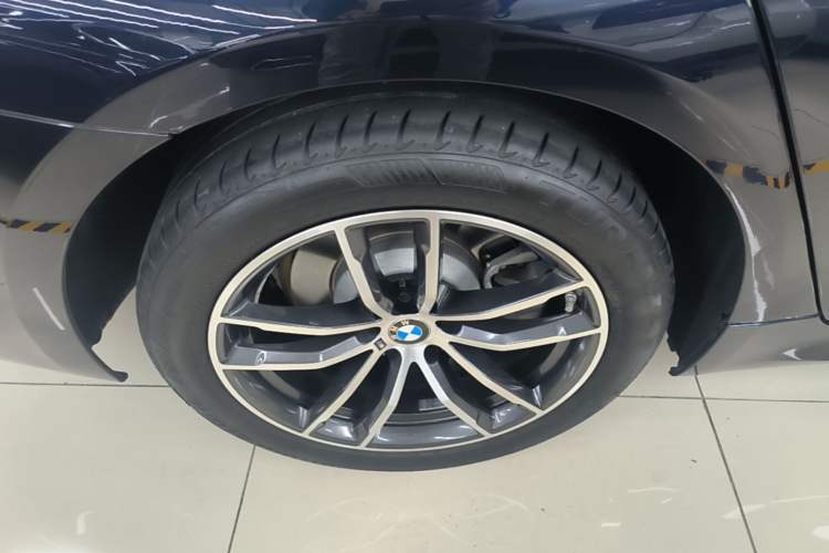 Used BMW 5 Series 2022 Second Facelift 525Li M Sport Package Exterior 5