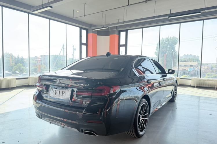 Used BMW 5 Series 2022 Second Facelift 525Li M Sport Package Exterior 5