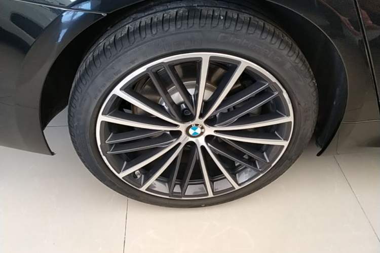 Used BMW 5 Series 2022 Restyled 530Li Leading Edition M Sport Package Exterior 5