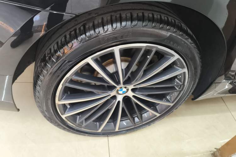 Used BMW 5 Series 2022 Second Facelift 530Li xDrive M Sport Package Exterior 5