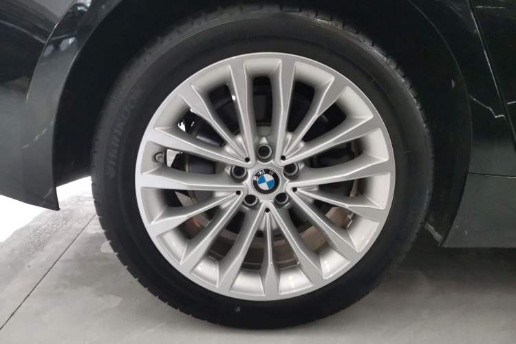 Used BMW 5 Series 2022 Second Facelift 525Li Luxury Package Exterior 5