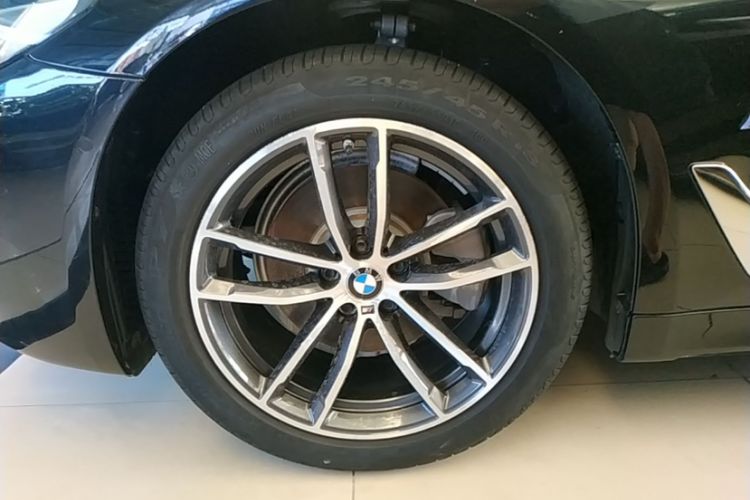 Used BMW 5 Series 2022 Restyled 525Li M Sport Package Exterior 5