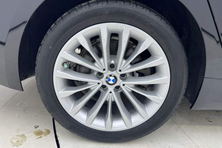 Used BMW 5 Series 2022 Restyled 525Li Luxury Package Exterior 6
