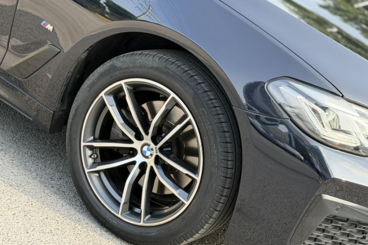 Used BMW 5 Series 2022 Second Facelift 525Li M Sport Package Exterior 6