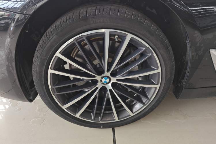 Used BMW 5 Series 2022 Second Facelift 530Li Leading Edition M Sport Package Exterior 7