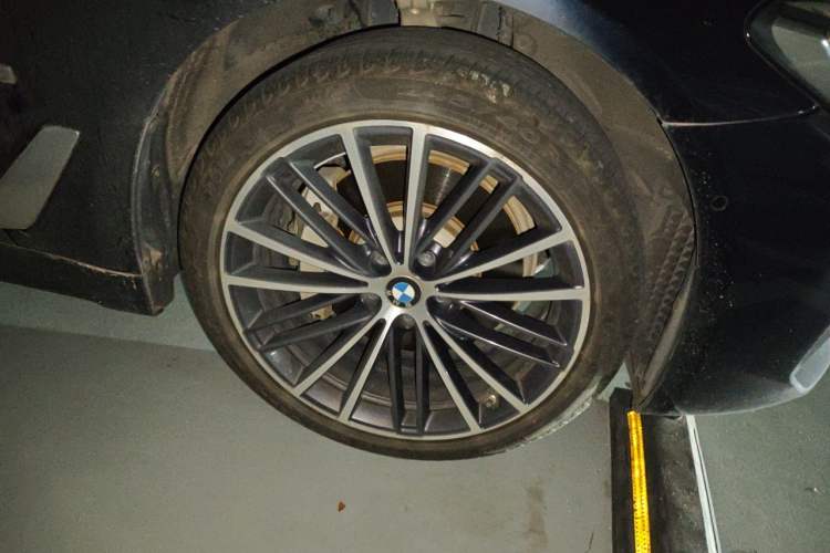 Used BMW 5 Series 2022 Restyled 530Li Leading Edition M Sport Package Exterior 7