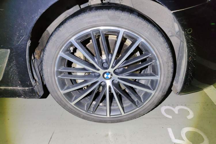 Used BMW 5 Series 2022 Restyled 530Li Leading Edition M Sport Package Exterior 7