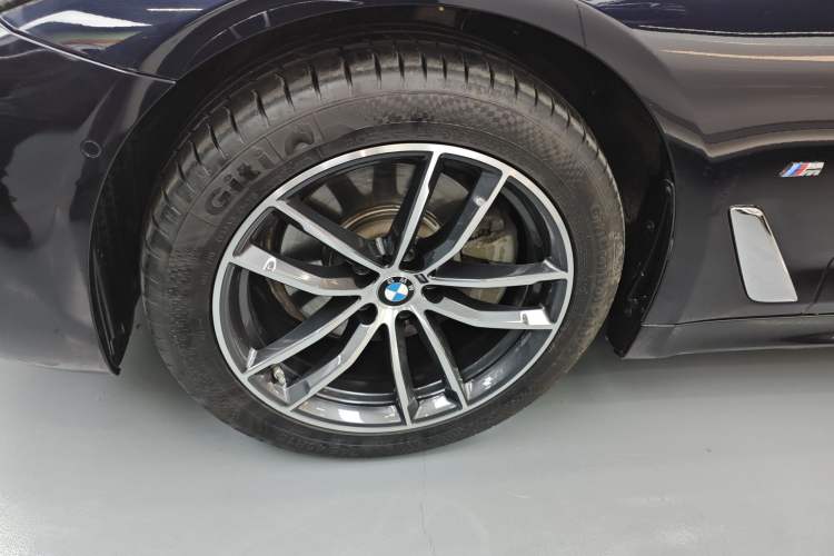 Used BMW 5 Series 2022 Restyled 525Li M Sport Package Exterior 7