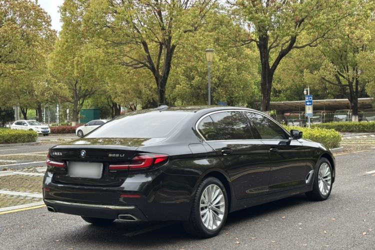 Used BMW 5 Series 2022 Second Facelift 525Li Luxury Package Exterior 7