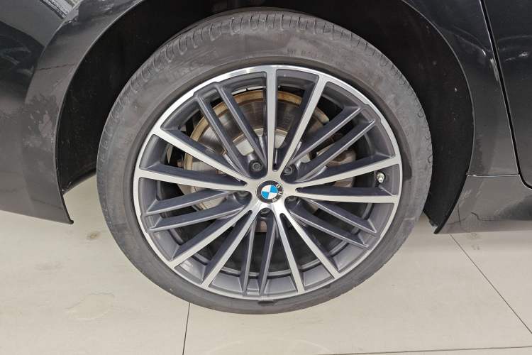 Used BMW 5 Series 2022 Second Facelift 530Li Leading Edition M Sport Package Exterior 8