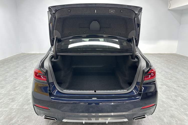 Used BMW 5 Series 2022 Second Facelift 525Li M Sport Package Exterior 8