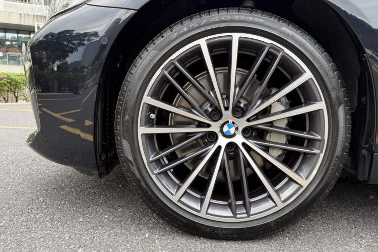 Used BMW 5 Series 2022 Restyled 530Li Leading Edition M Sport Package Exterior 8