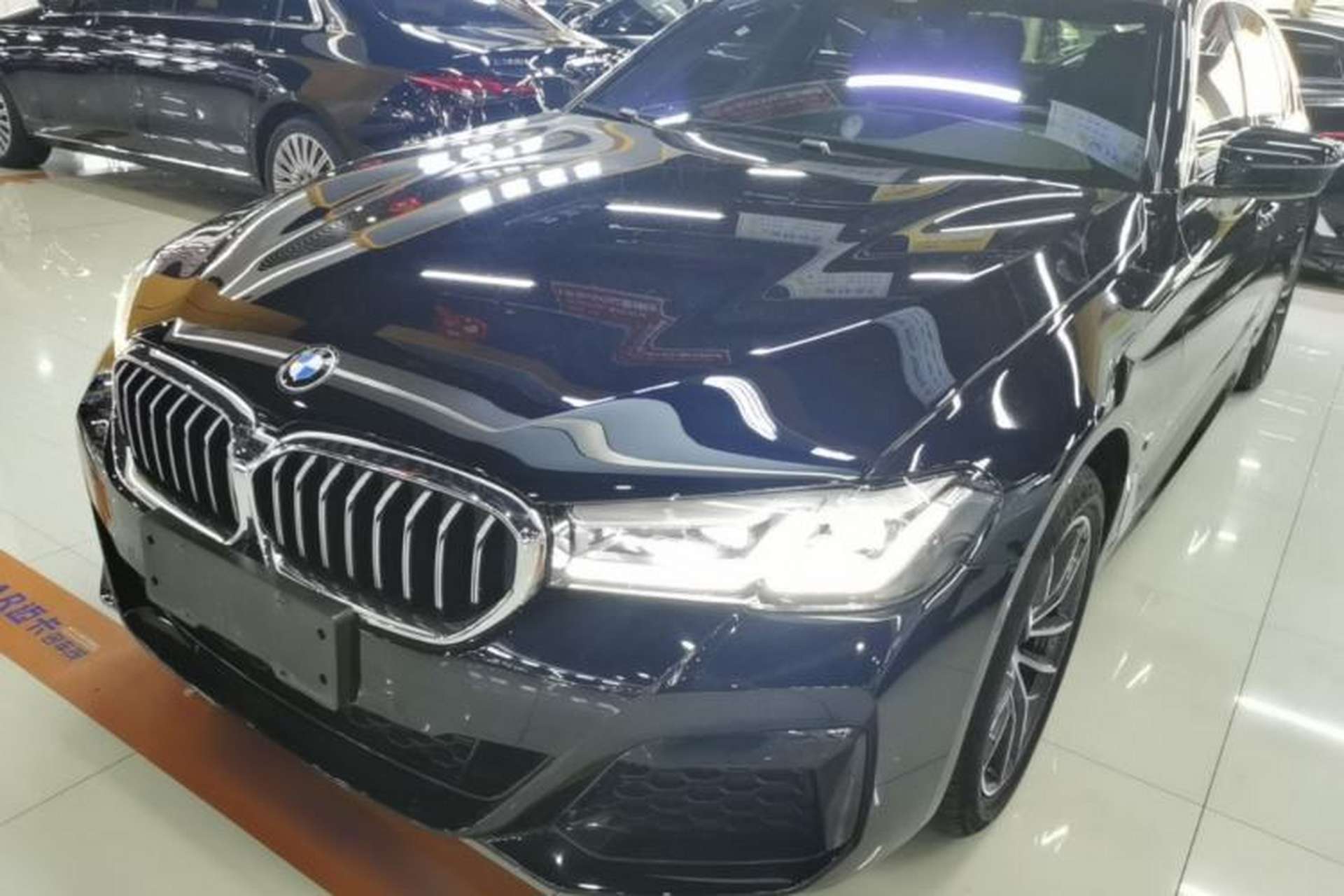 Used BMW 5 Series 2022 Second Facelift 525Li M Sport Package Front Left 45 Deg