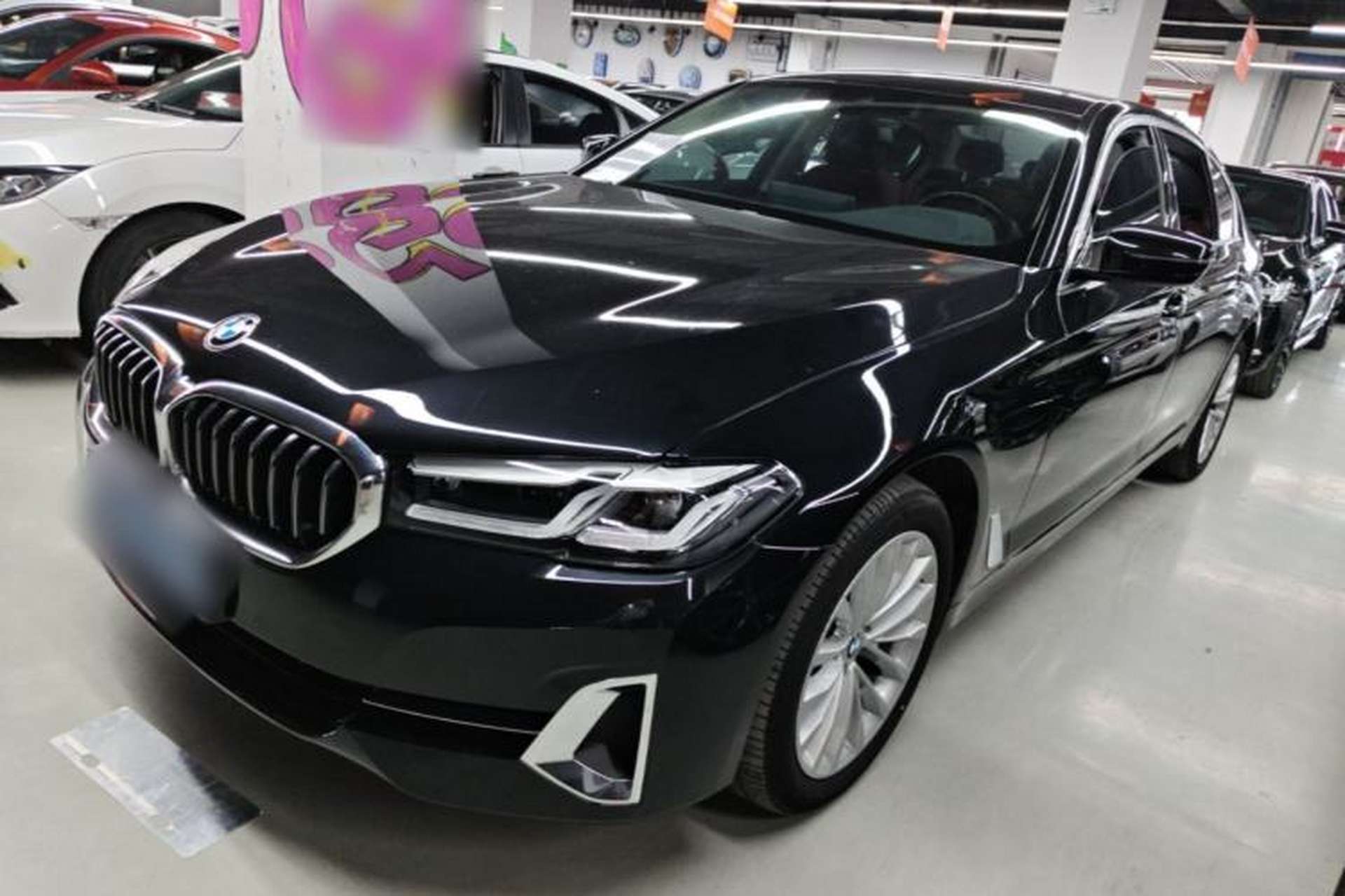 Used BMW 5 Series 2022 Second Facelift 525Li Luxury Package Front Left 45 Deg