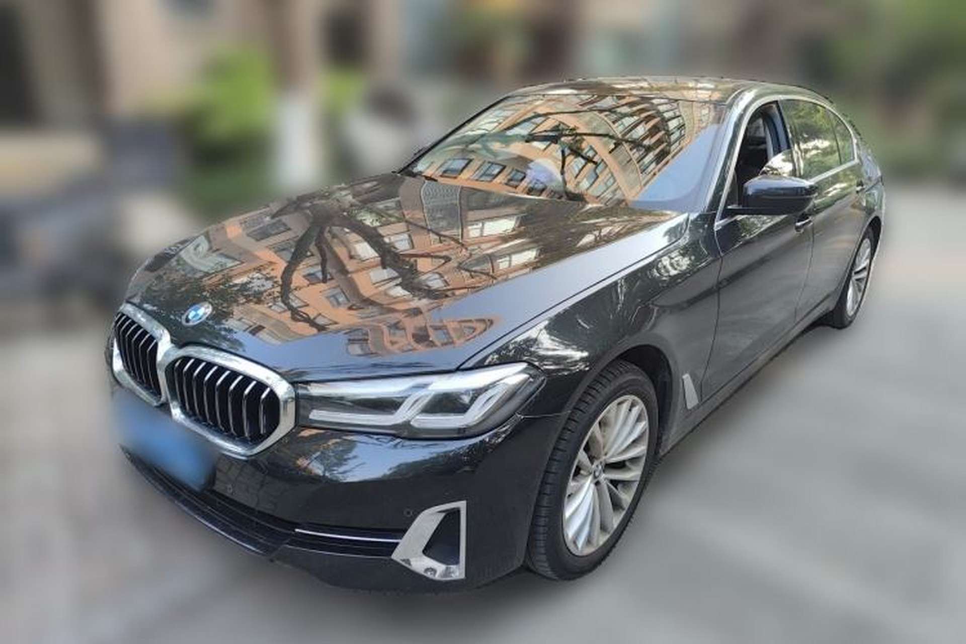 Used BMW 5 Series 2022 525Li Luxury Package Front Left 45 Deg