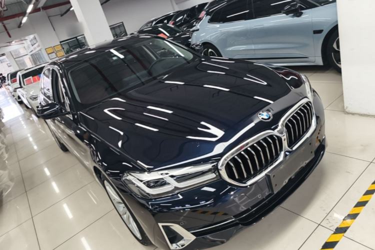 Used BMW 5 Series 2022 Second Facelift 530Li Executive Luxury Package Front Right 45 Deg