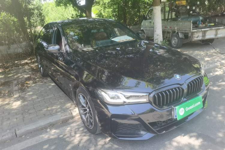 Used BMW 5 Series 2022 Restyled 525Li M Sport Package Front Right 45 Deg