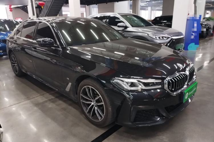 Used BMW 5 Series 2022 Second Facelift 525Li M Sport Package Front Right 45 Deg